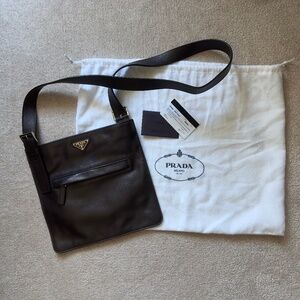 PRADA SHOULDER LEATHER BAG IN BROWN